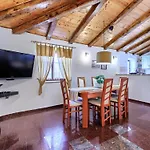 Rotonda By Interhome Kršan
