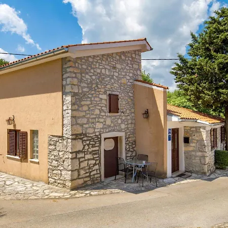 Rotonda - Lbn304 By Interhome