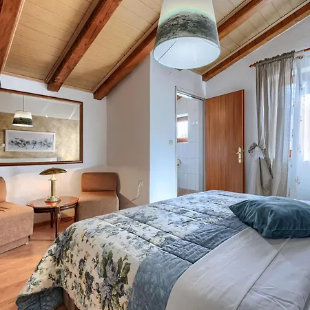 Holiday home Rotonda - Lbn304 By Interhome Krsan