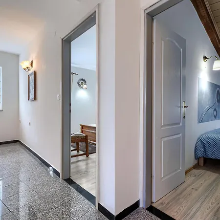 Rotonda By Interhome * Kršan