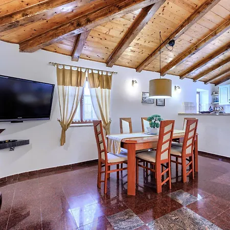 Rotonda By Interhome Kršan