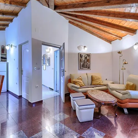 Rotonda - Lbn304 By Interhome Krsan